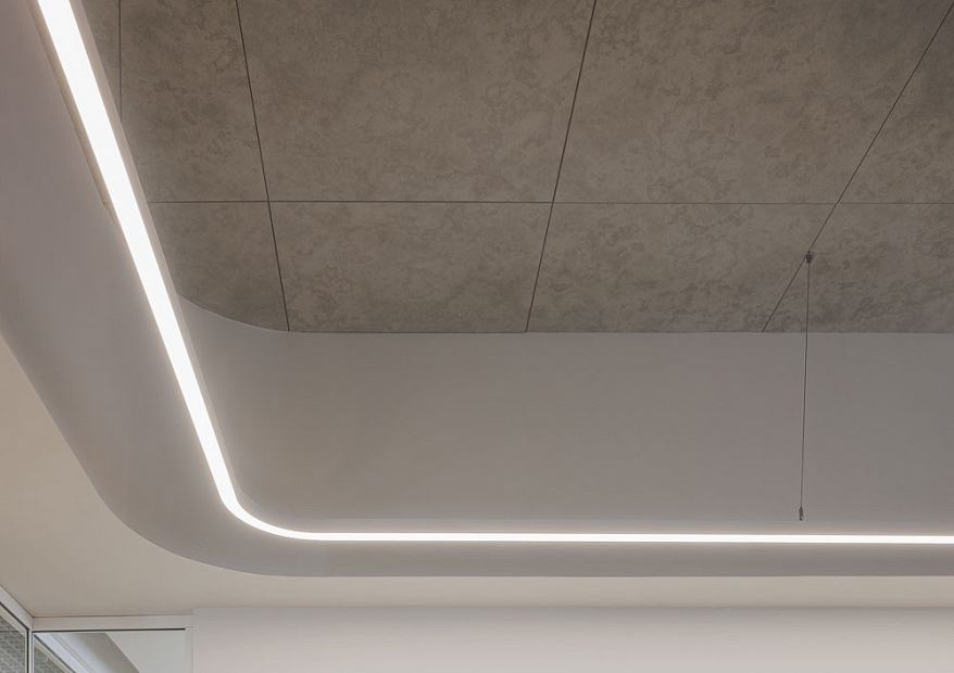 master B בהדפס בטון. 