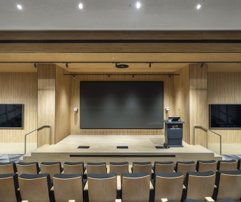 בנק מזרחי |  תכנון - א. ר גרינברג אדריכלים | צילום - עוזי פורת